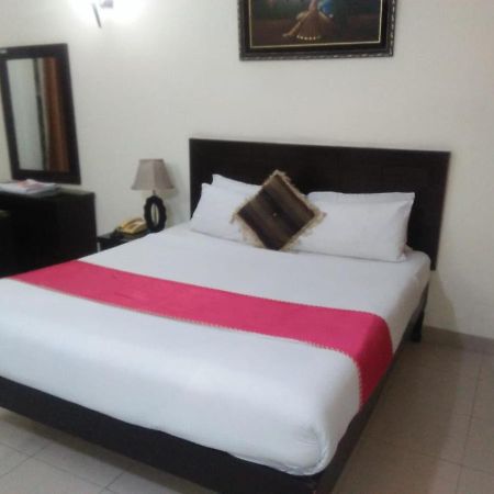 Tourist Inn Hotel Lahore Exterior foto
